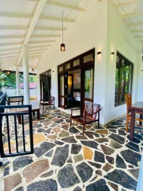 White Villa Goyambokka